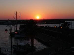 Vista sul porto dalla nostra camera dell'albergo
