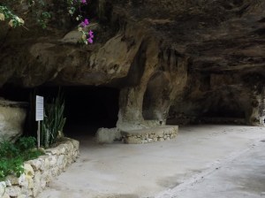 Grotte a cala Madonna